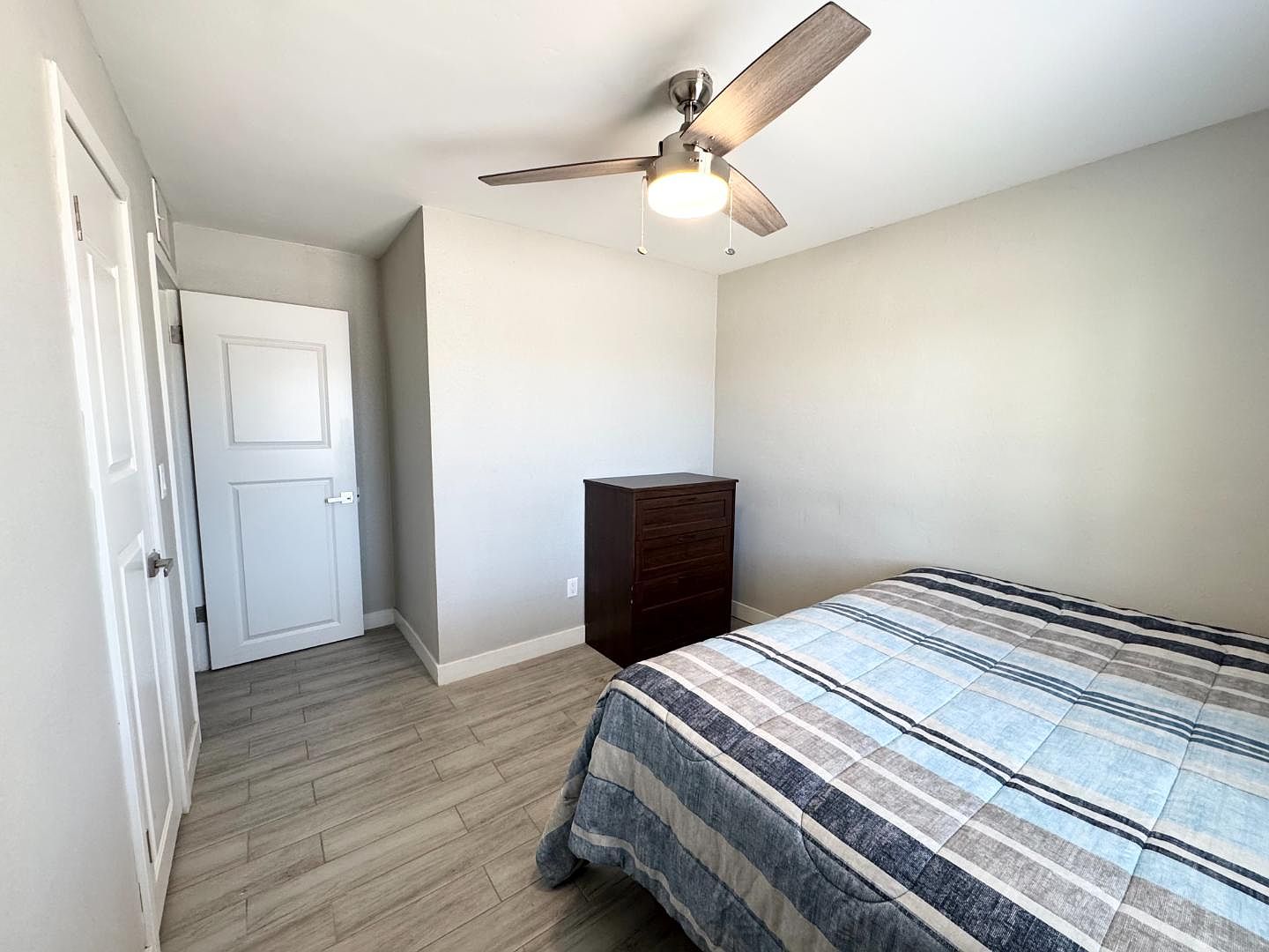 3936 W Nancy Ln Room 2 photo 3