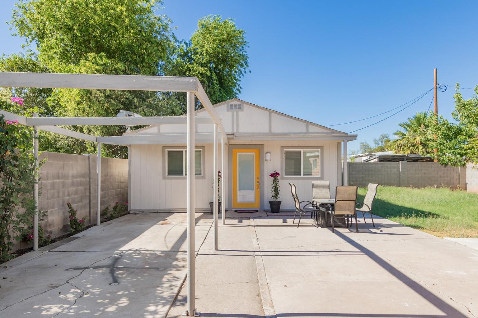 2524 East Willetta Street, Phoenix, AZ 85008 photo 2