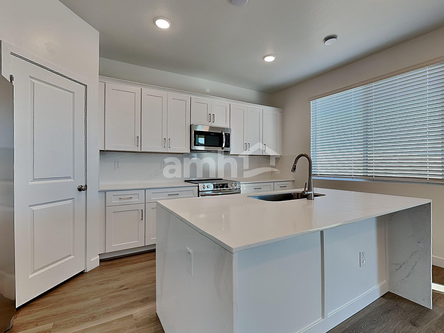 9745 W Luxton Ln photo 5