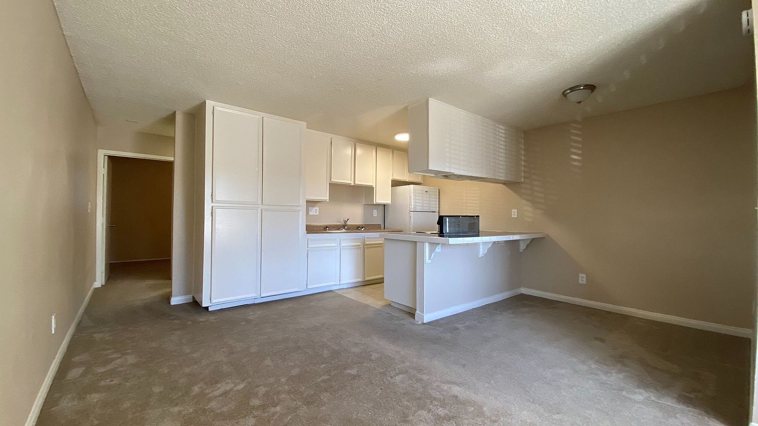 1 beds  1.0 baths photo 2