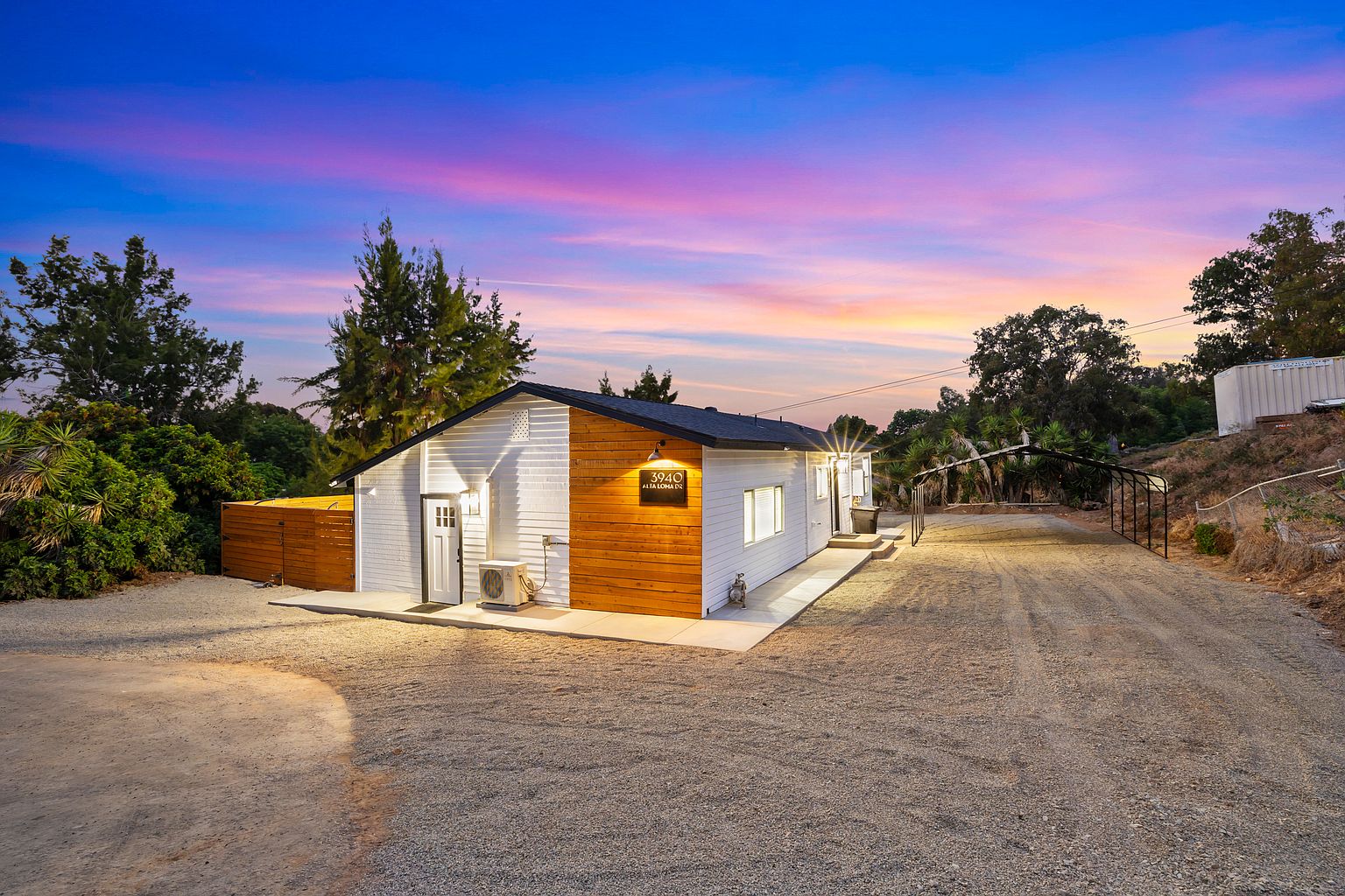 3940 Alta Loma Dr photo 4