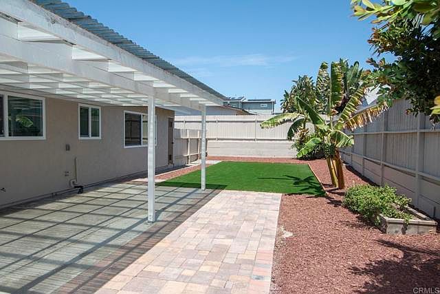1135 Gardena Rd photo 5