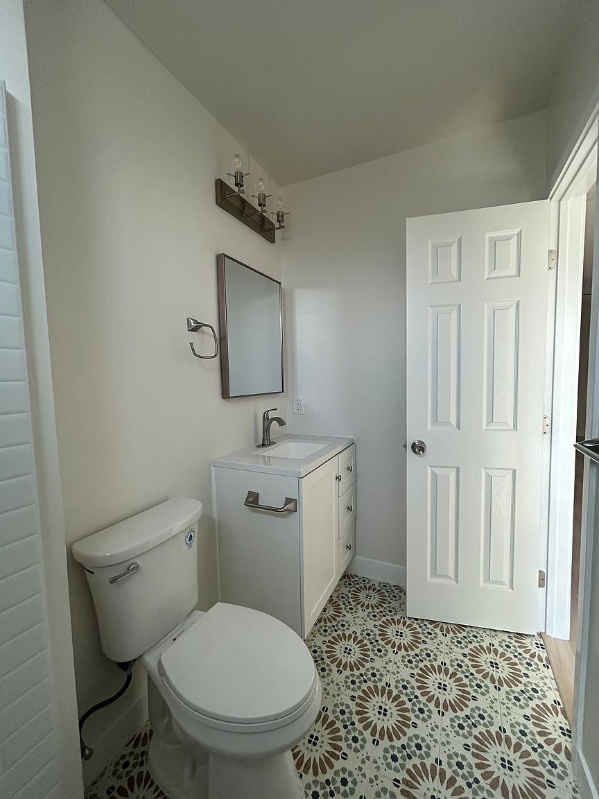 2416 Shamrock St photo 2