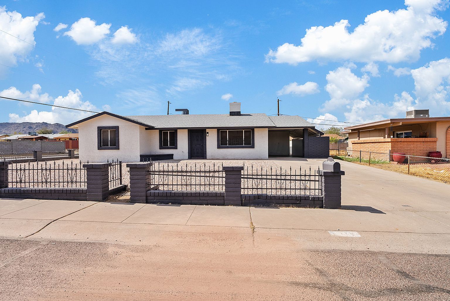 301 W Desert Dr photo 4