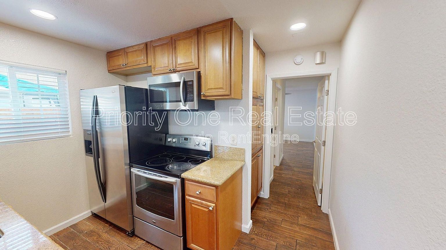 3813 46th St photo 4