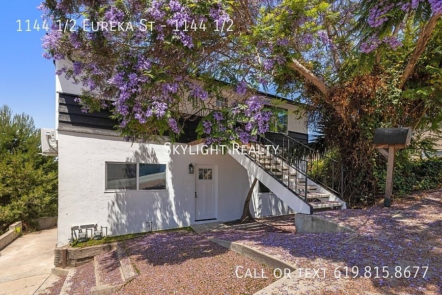 1144 1/2 Eureka St photo 2
