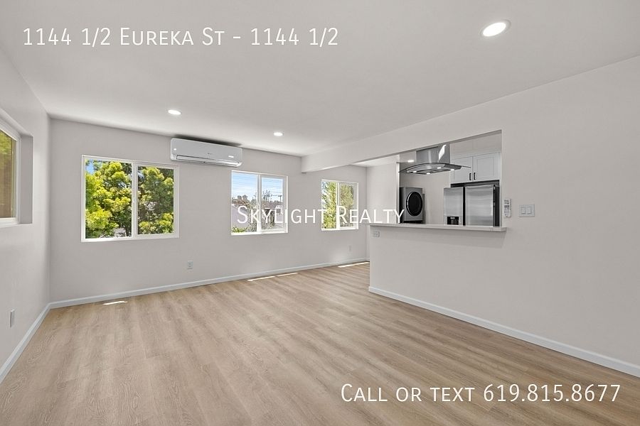 1144 1/2 Eureka St photo 3