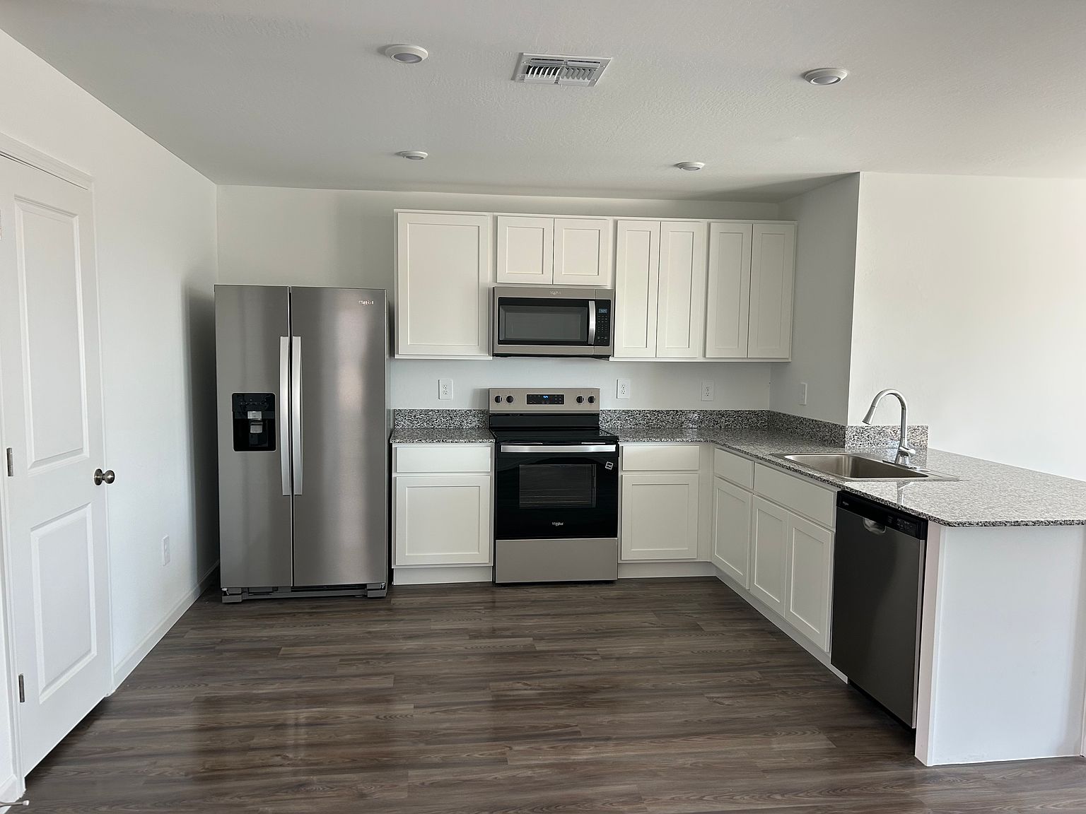 1124 N 13th Pl photo 2