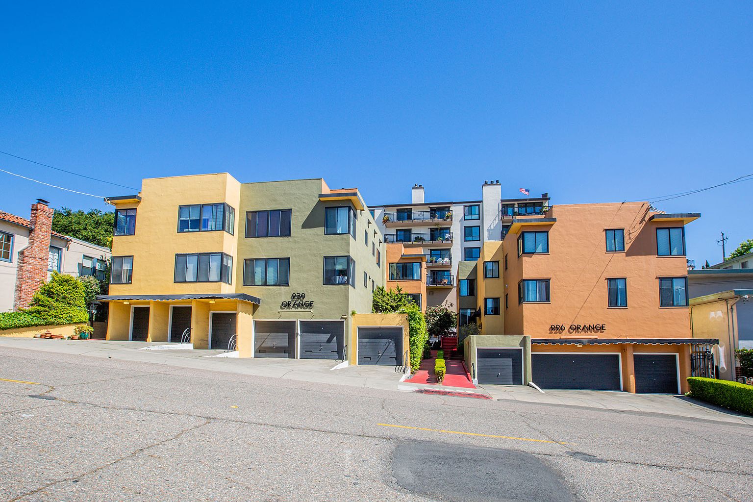 226 ORANGE Apartments photo 4