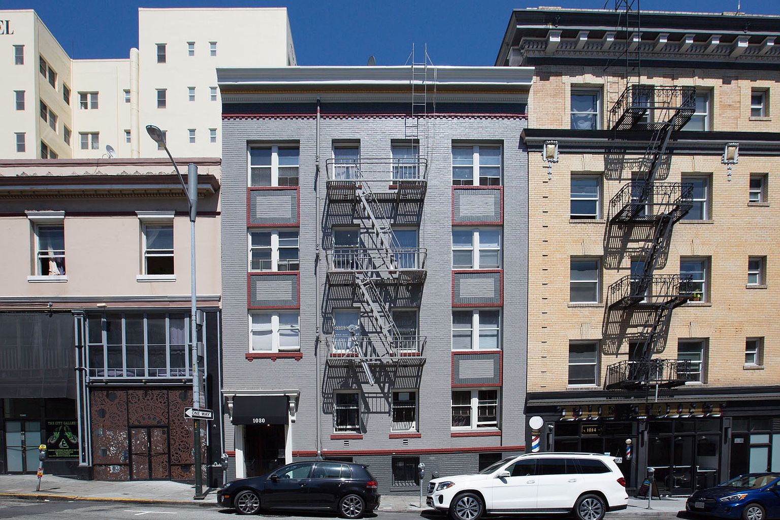 1030 LARKIN Apartments photo 4