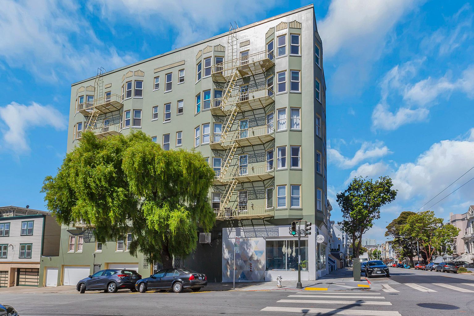 255 STEINER Apartments photo 5