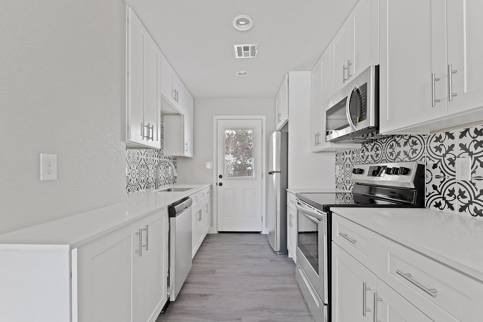Medlock Place photo 3
