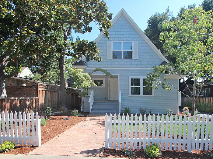 2 Bed / 1 Bath: Type A photo 3