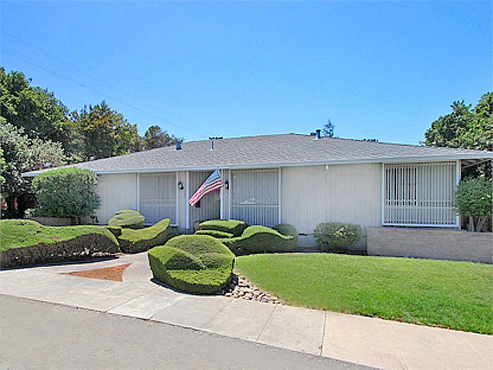 584 Lassen Street photo 5