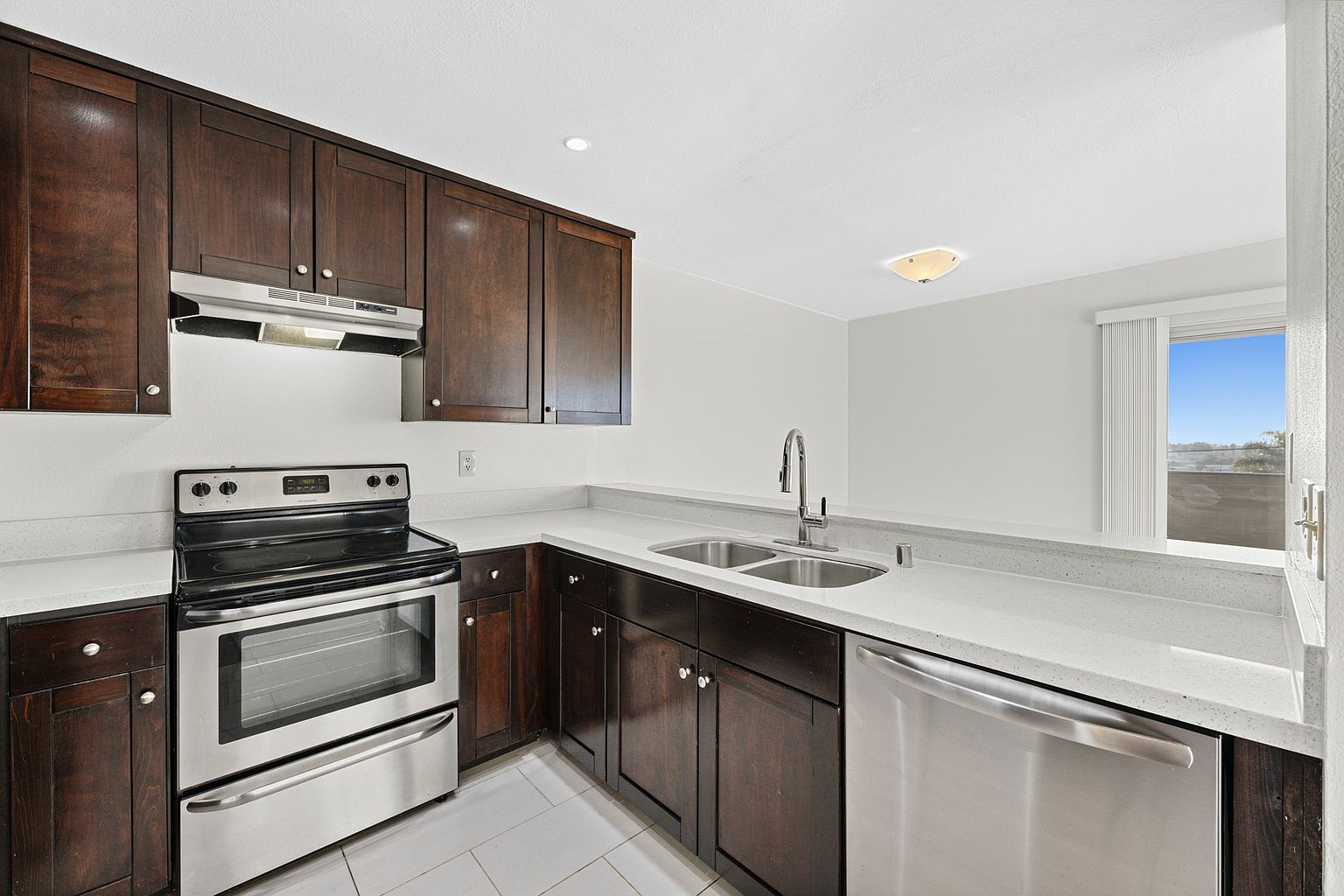 3 Bedroom; 2 Bathroom photo 2