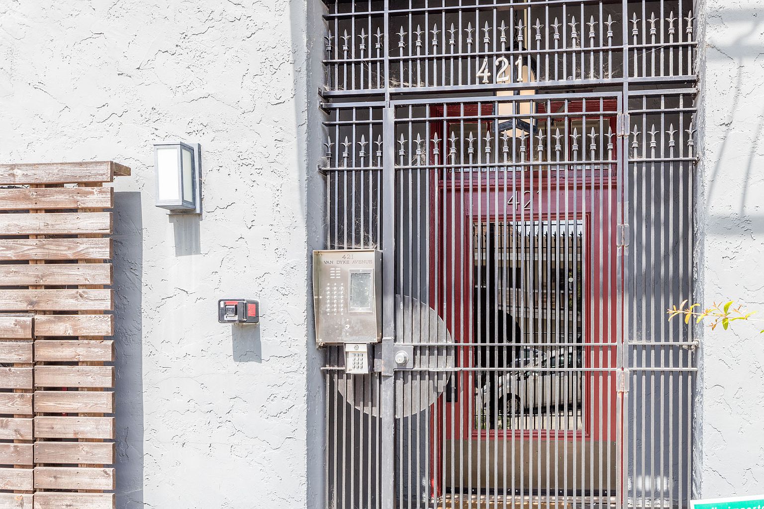 421 VAN DYKE Apartments photo 5