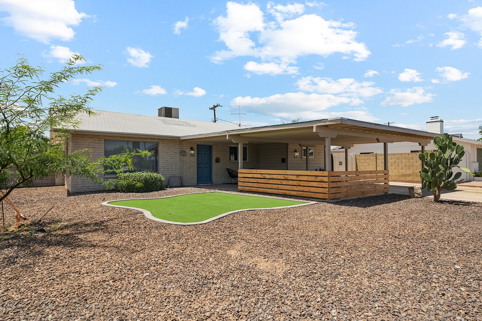 6943 E Granada Rd photo 2