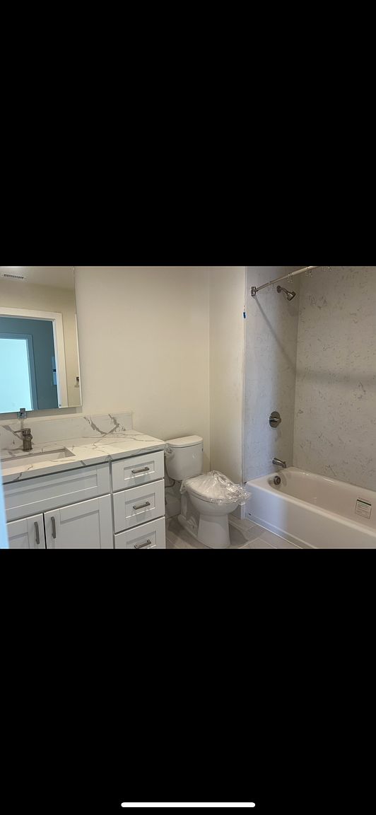 5071 72nd St photo 4