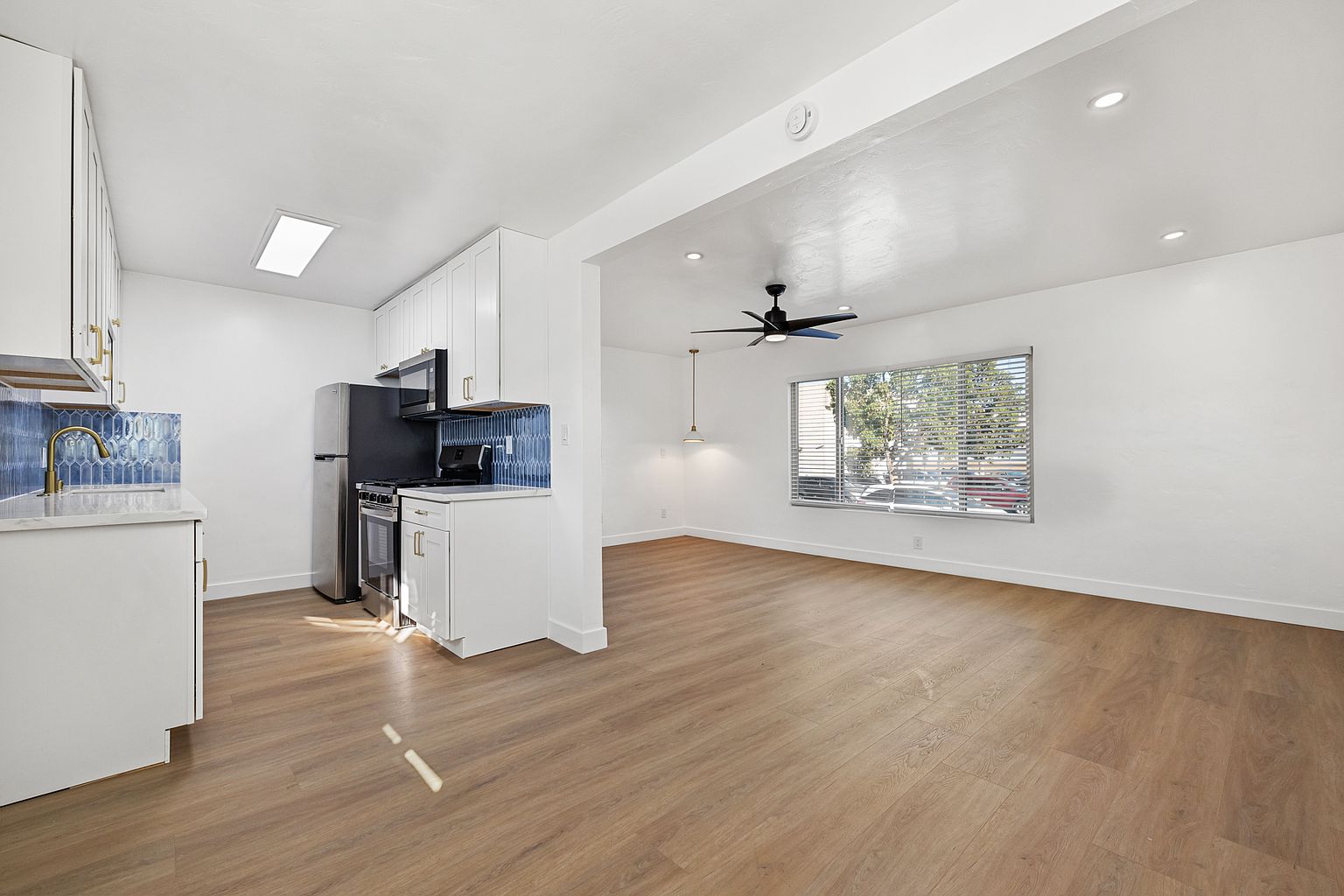 1221 Vega St photo 5