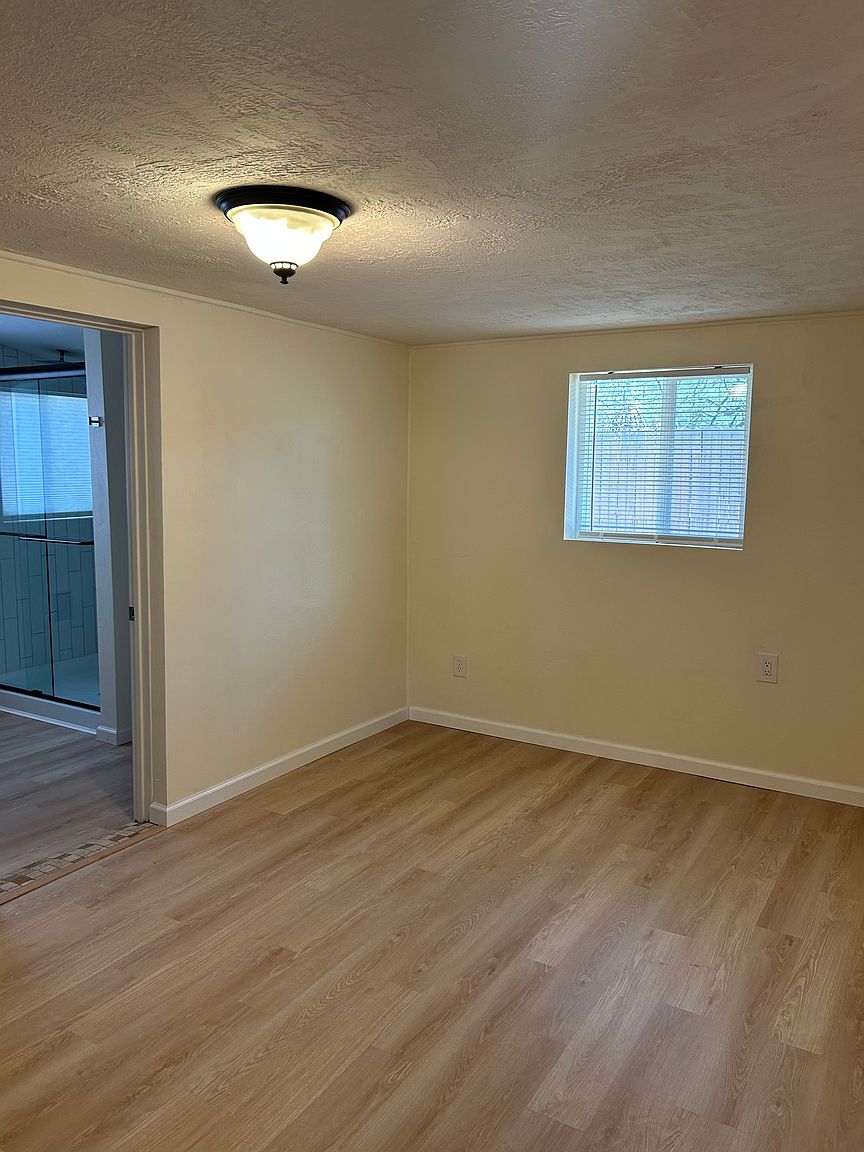 38025 N Vermeersch Rd photo 5