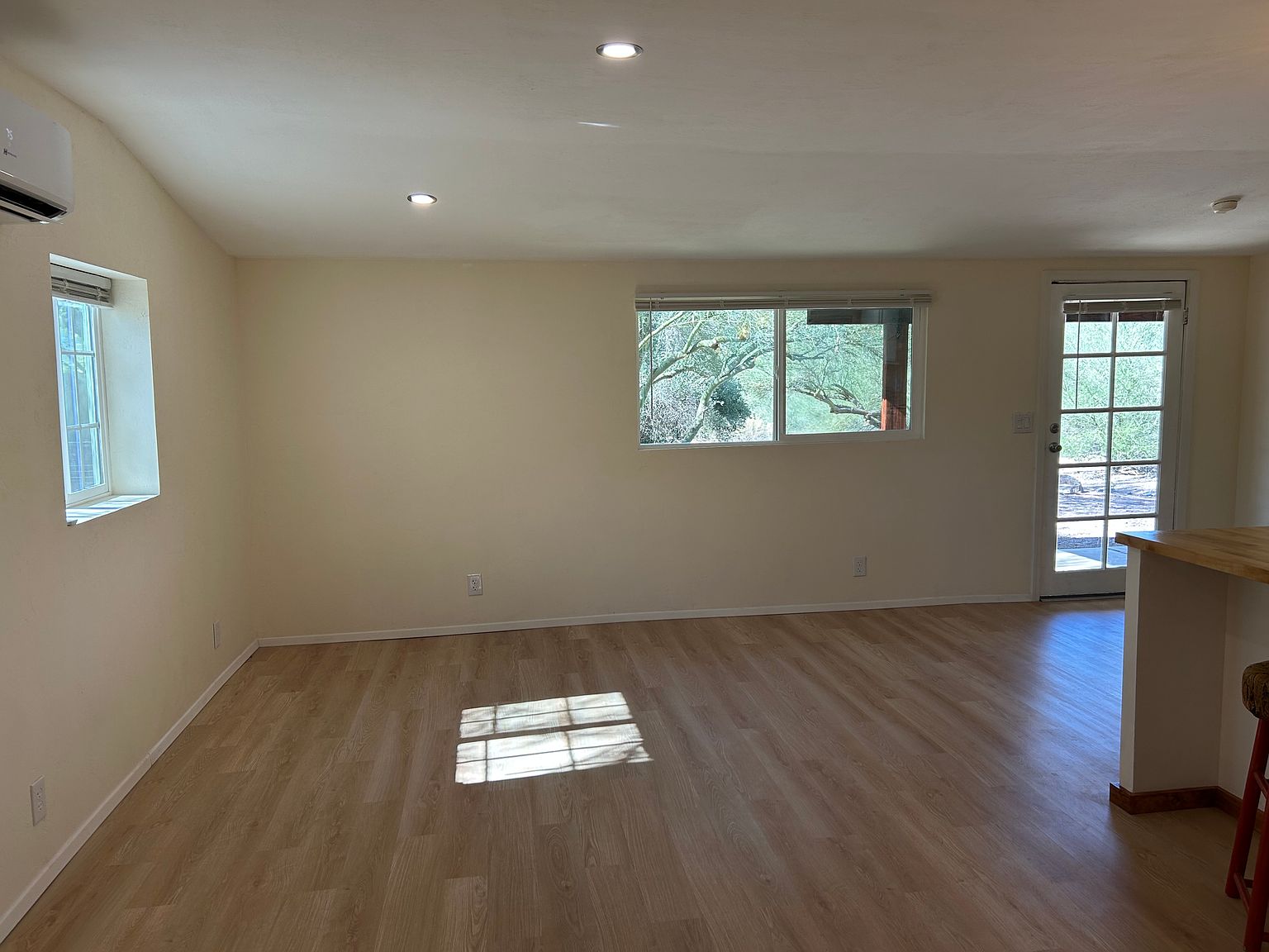 38025 N Vermeersch Rd photo 4