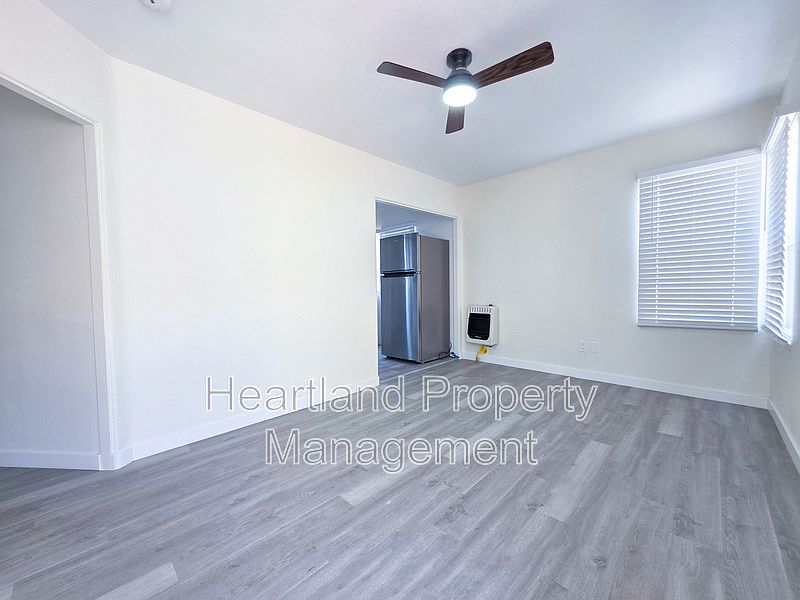 3873 1/2 39th St photo 2