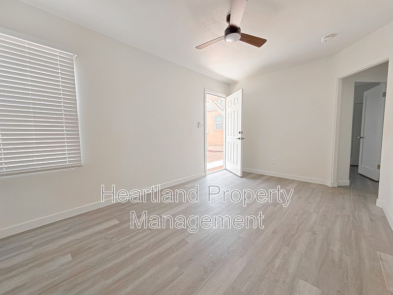 3873 1/2 39th St photo 3