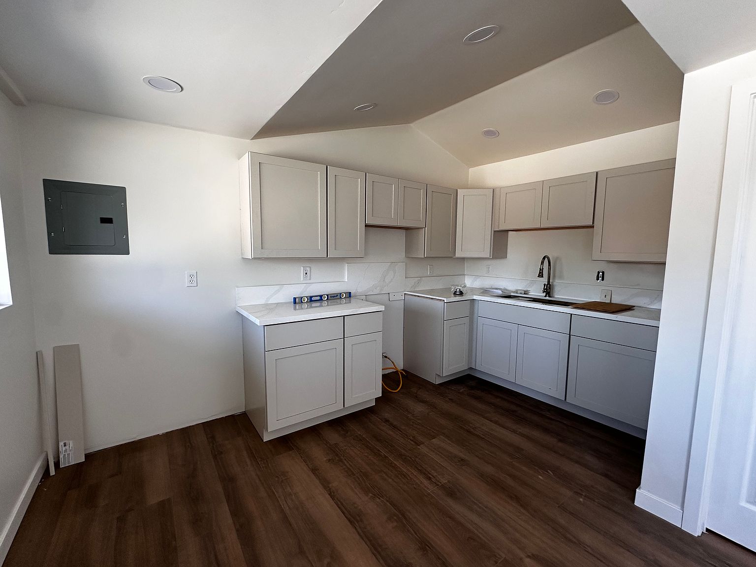 435 E St photo 3