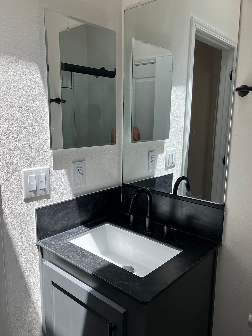 2BR/1BA In Law Adu on Fairview Dr · Napa photo 2