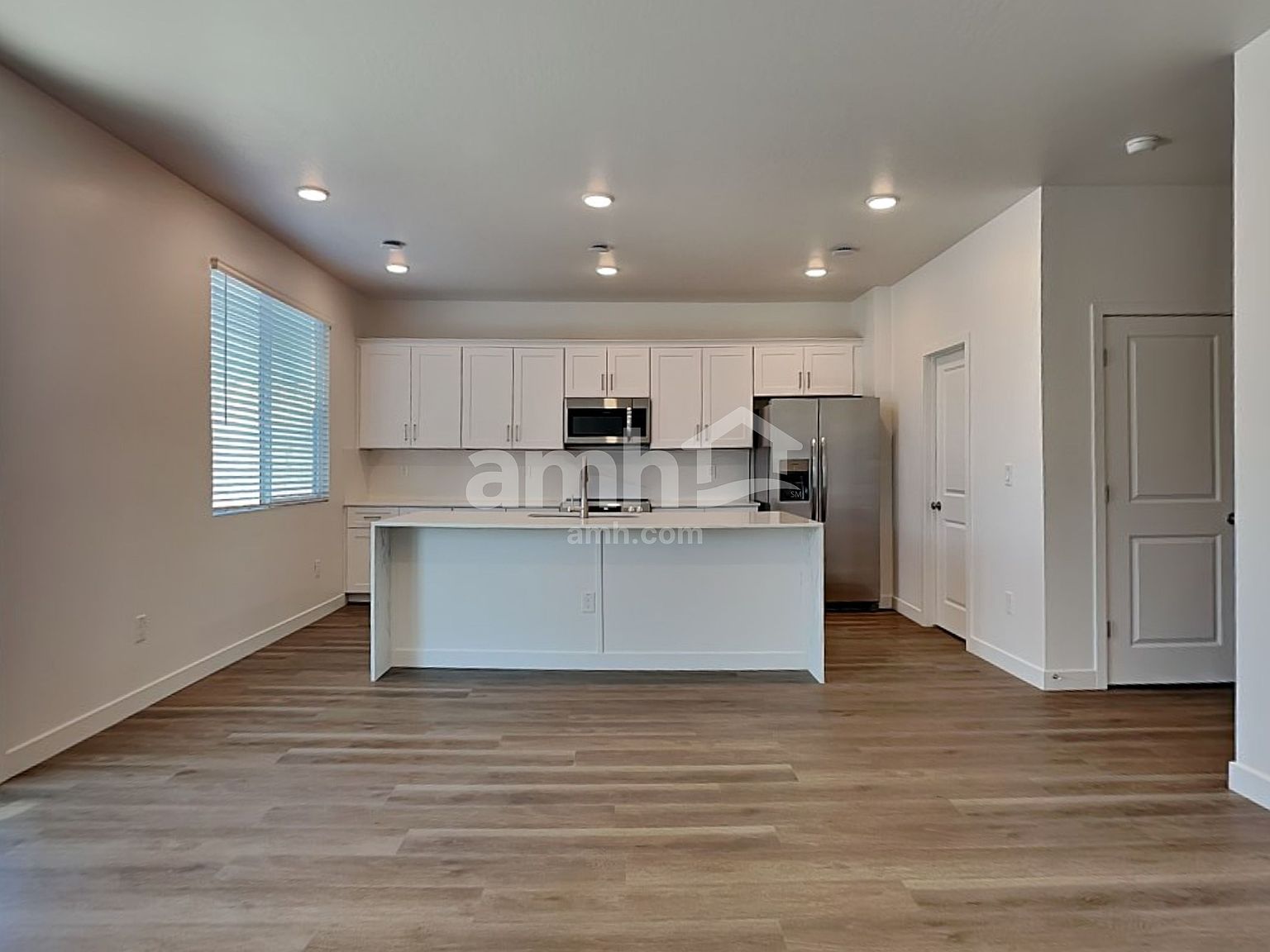 9757 W Luxton Ln photo 5