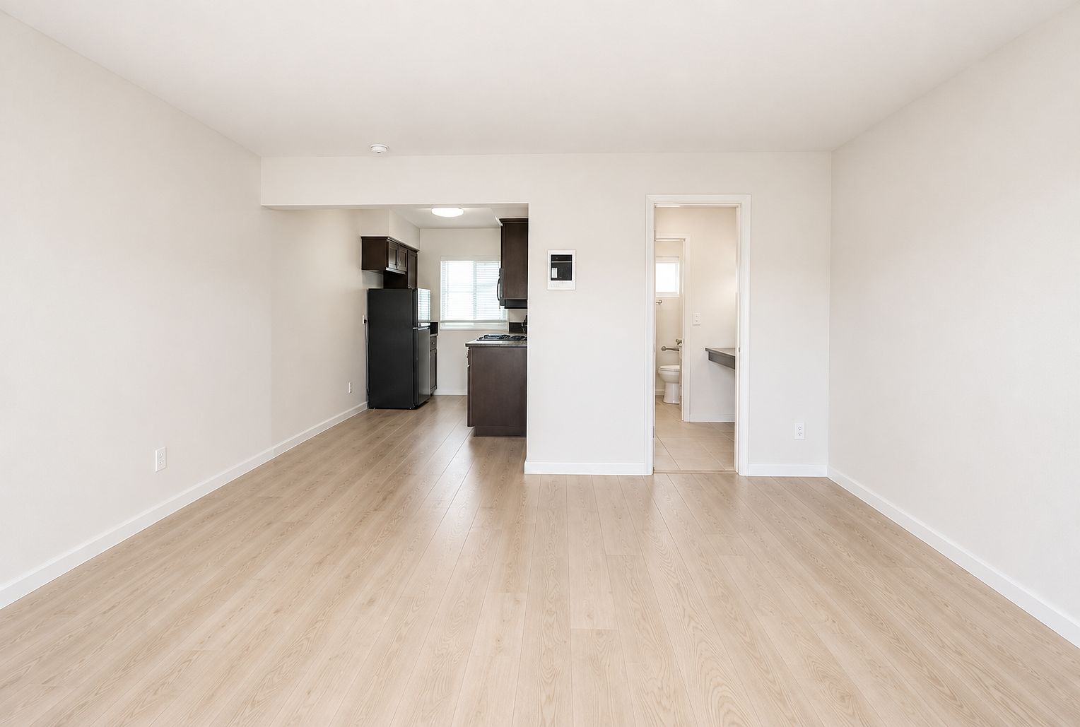 2877 A St photo 2