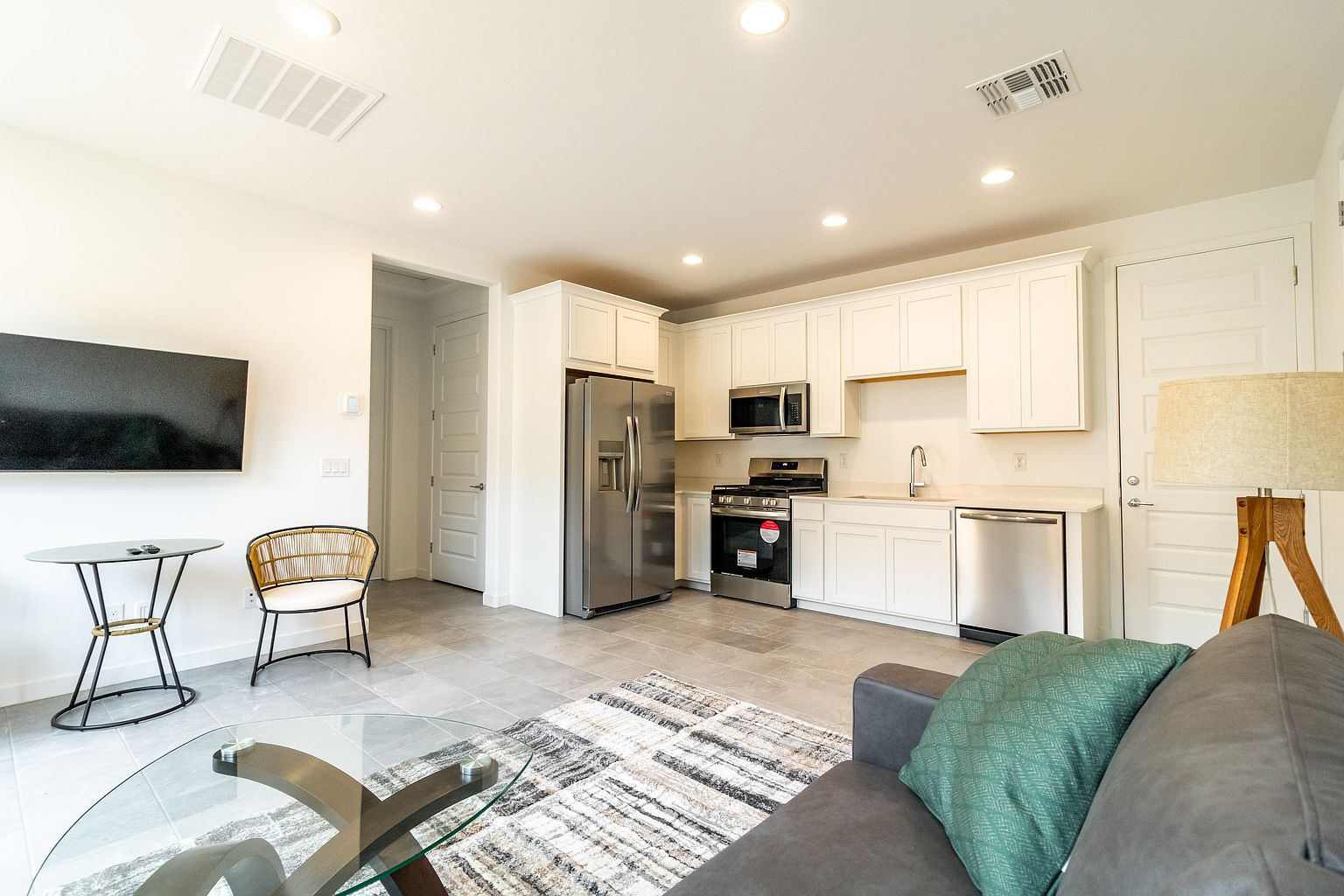 2942 North 98th Lane, Phoenix, AZ 85037 photo 2