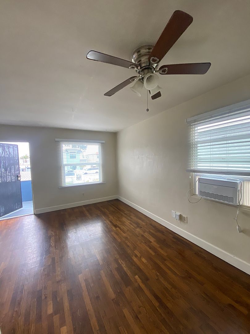5057-5071 Lotus St photo 5