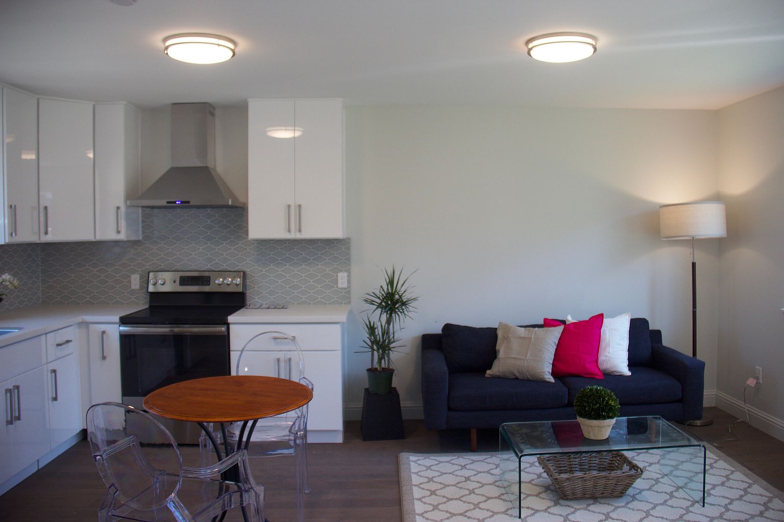 1BR/1BA Single Family House on Willow St · Oakland photo 2