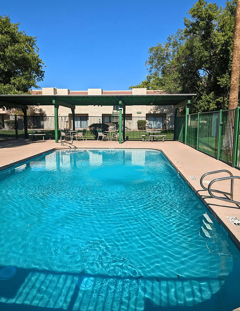 1223 S Dorsey Ln photo 3