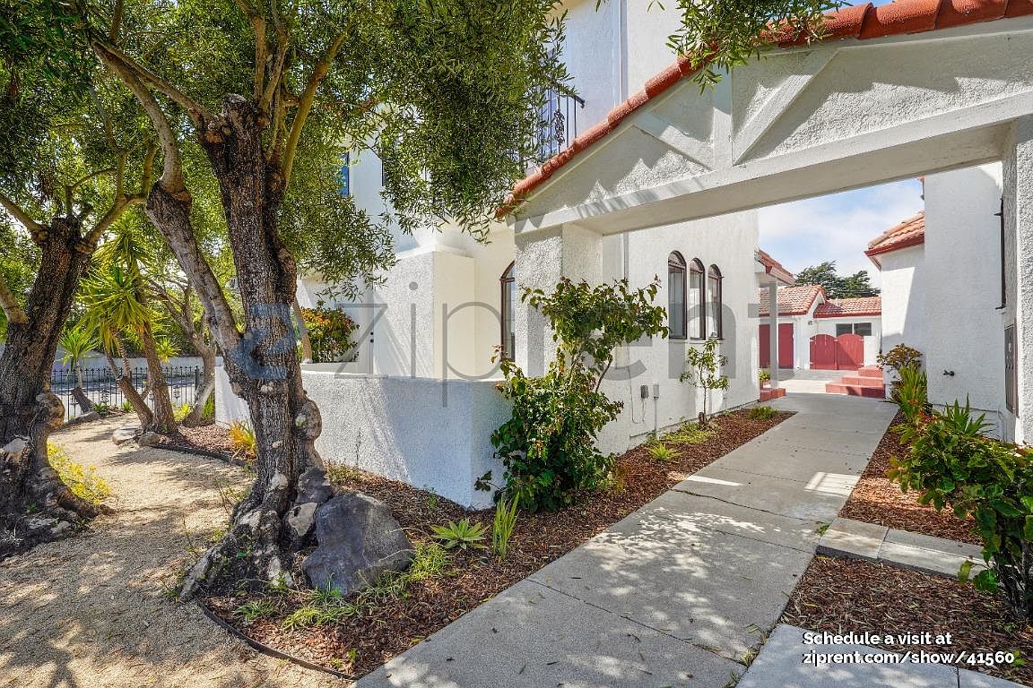 225 Moana Pl photo 3