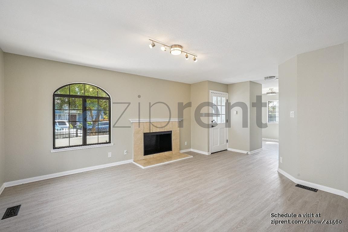 225 Moana Pl photo 5