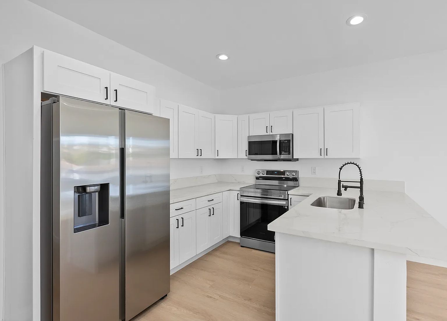 4104 F St photo 2