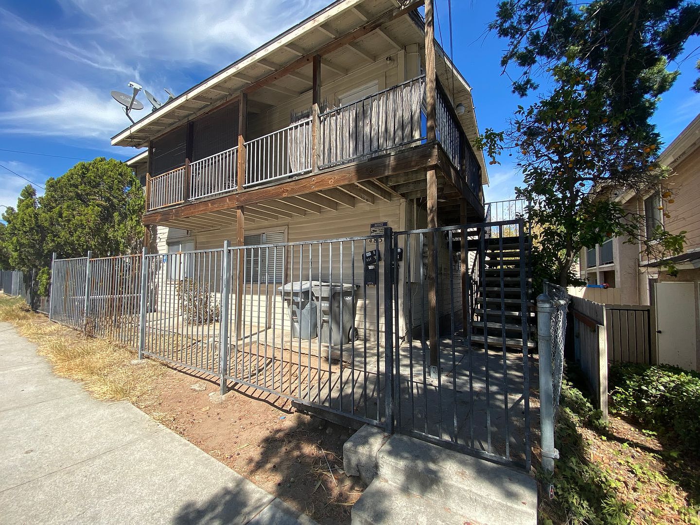 4857-4861 Jessie Ave photo 2