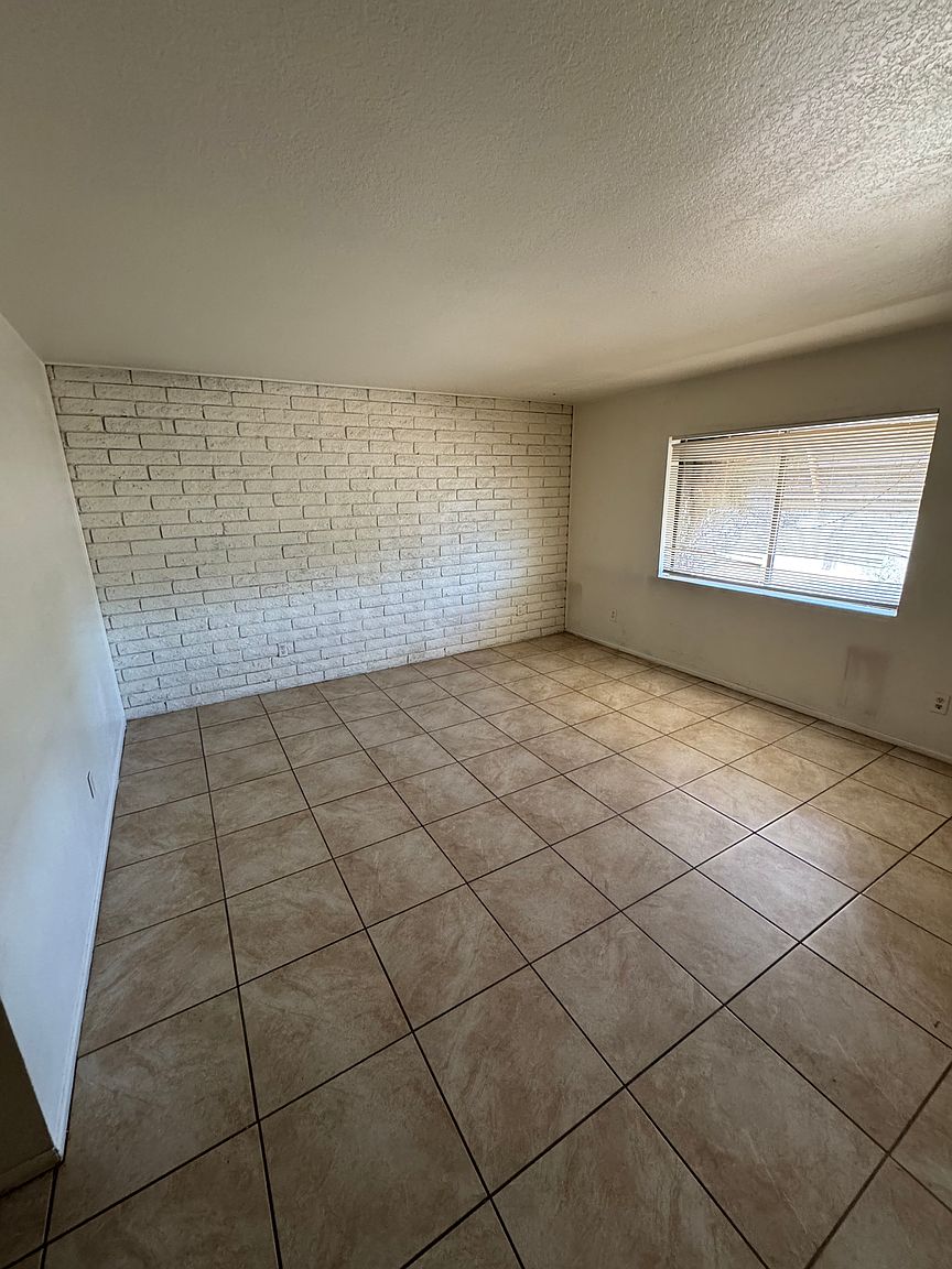 424 W Pebble Beach Dr photo 3