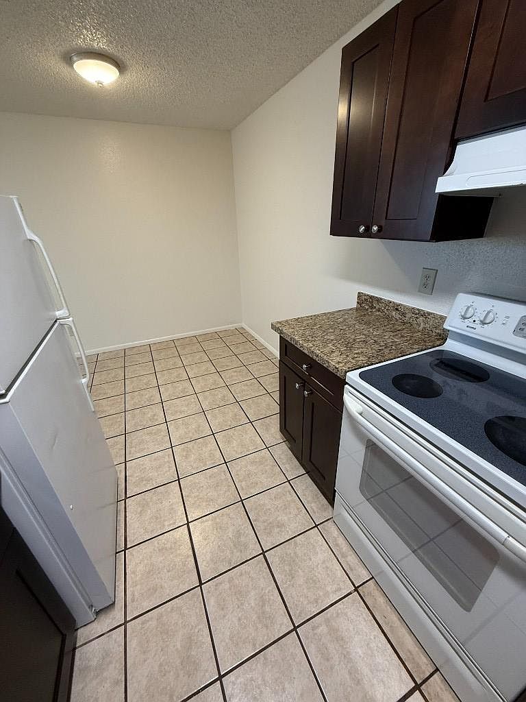 508 N Scott Ave photo 4