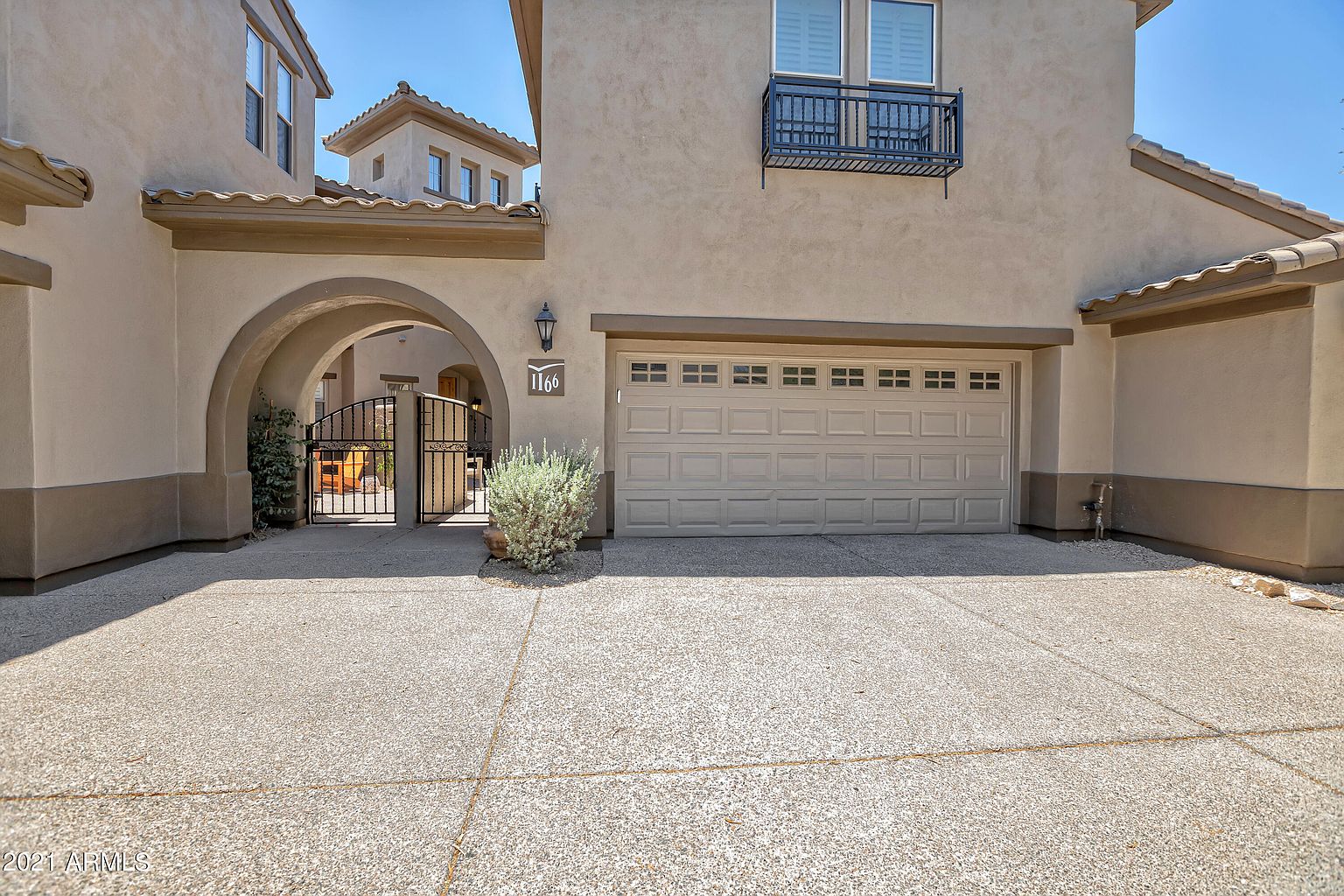 20802 Grayhawk Dr photo 2