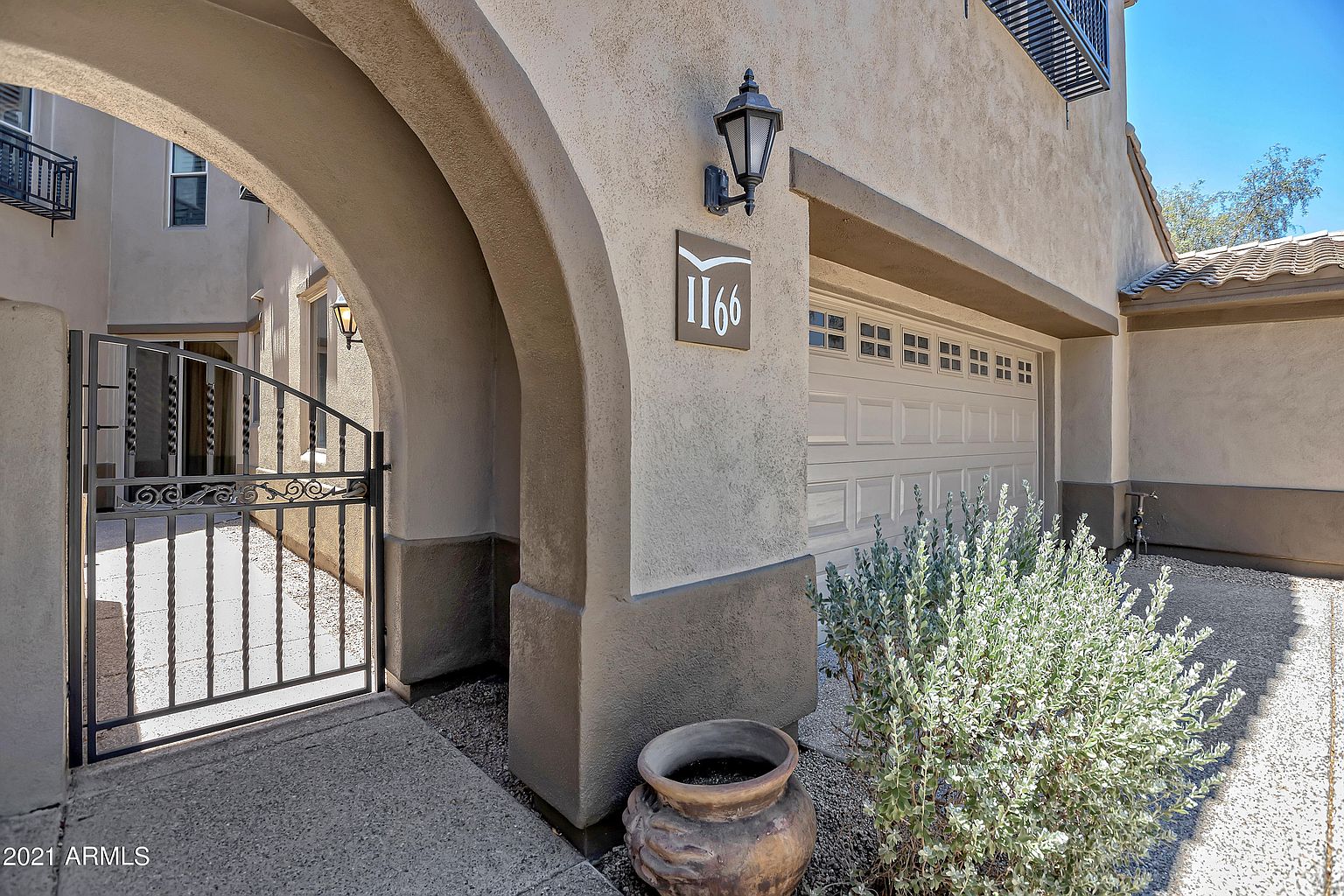 20802 Grayhawk Dr photo 4