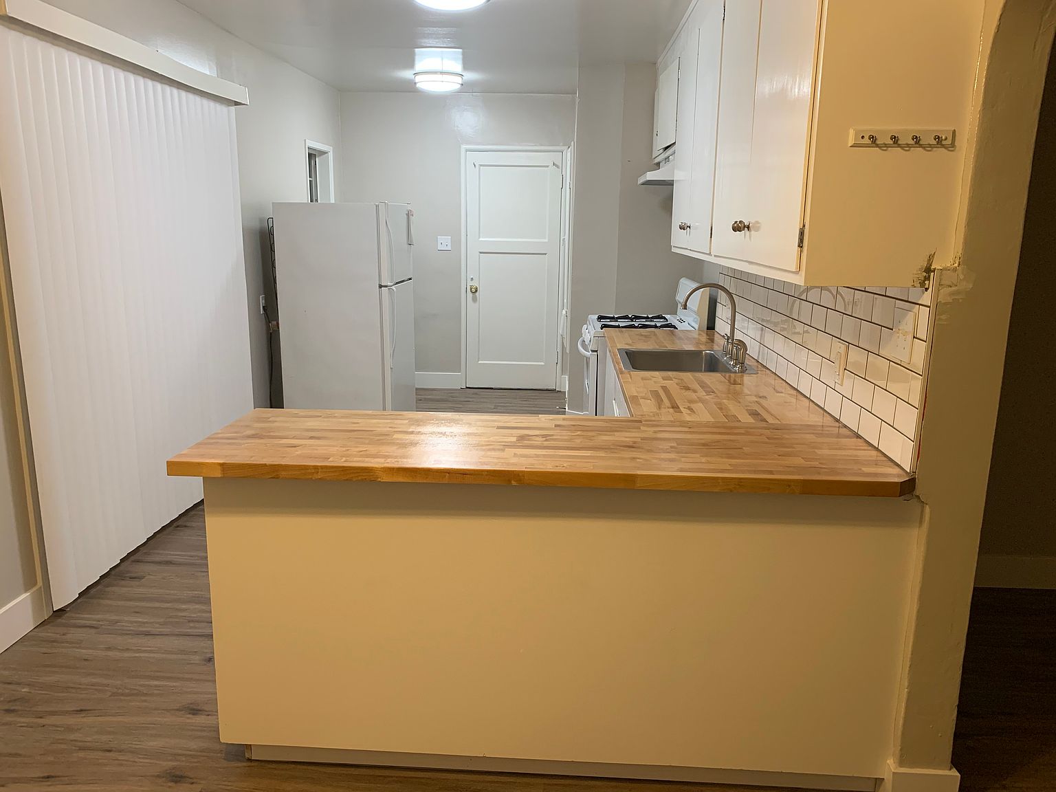 2605 Prentiss Pl photo 3