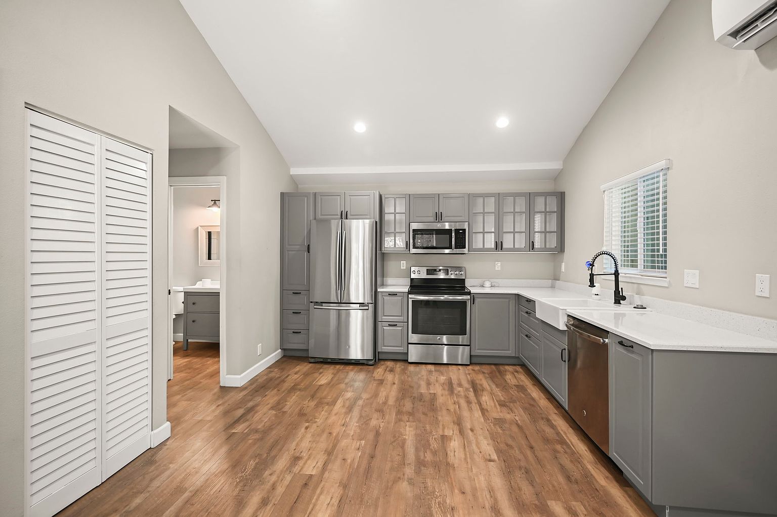 3245 De Young Ln photo 3