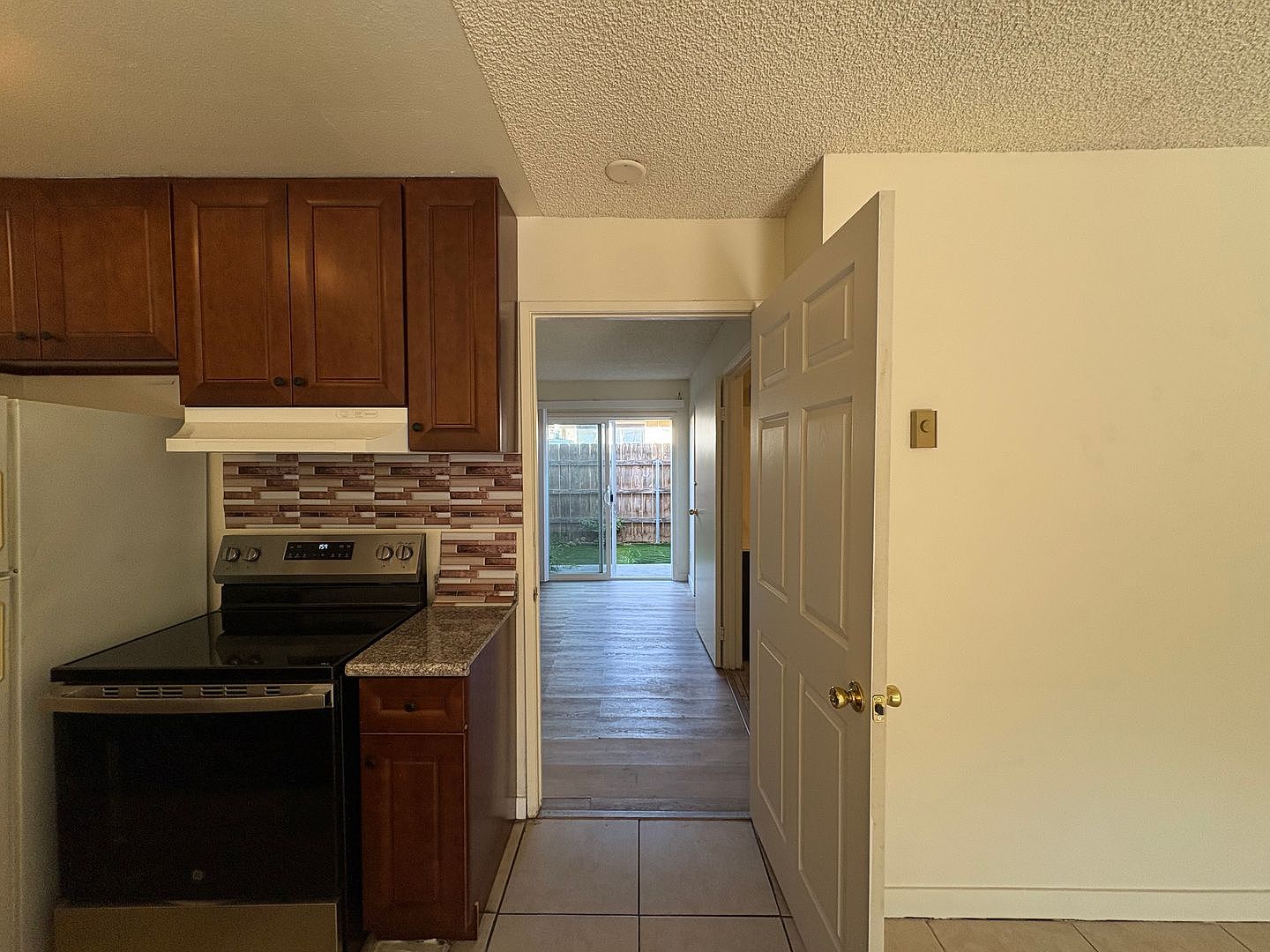 3404 Helix St photo 5