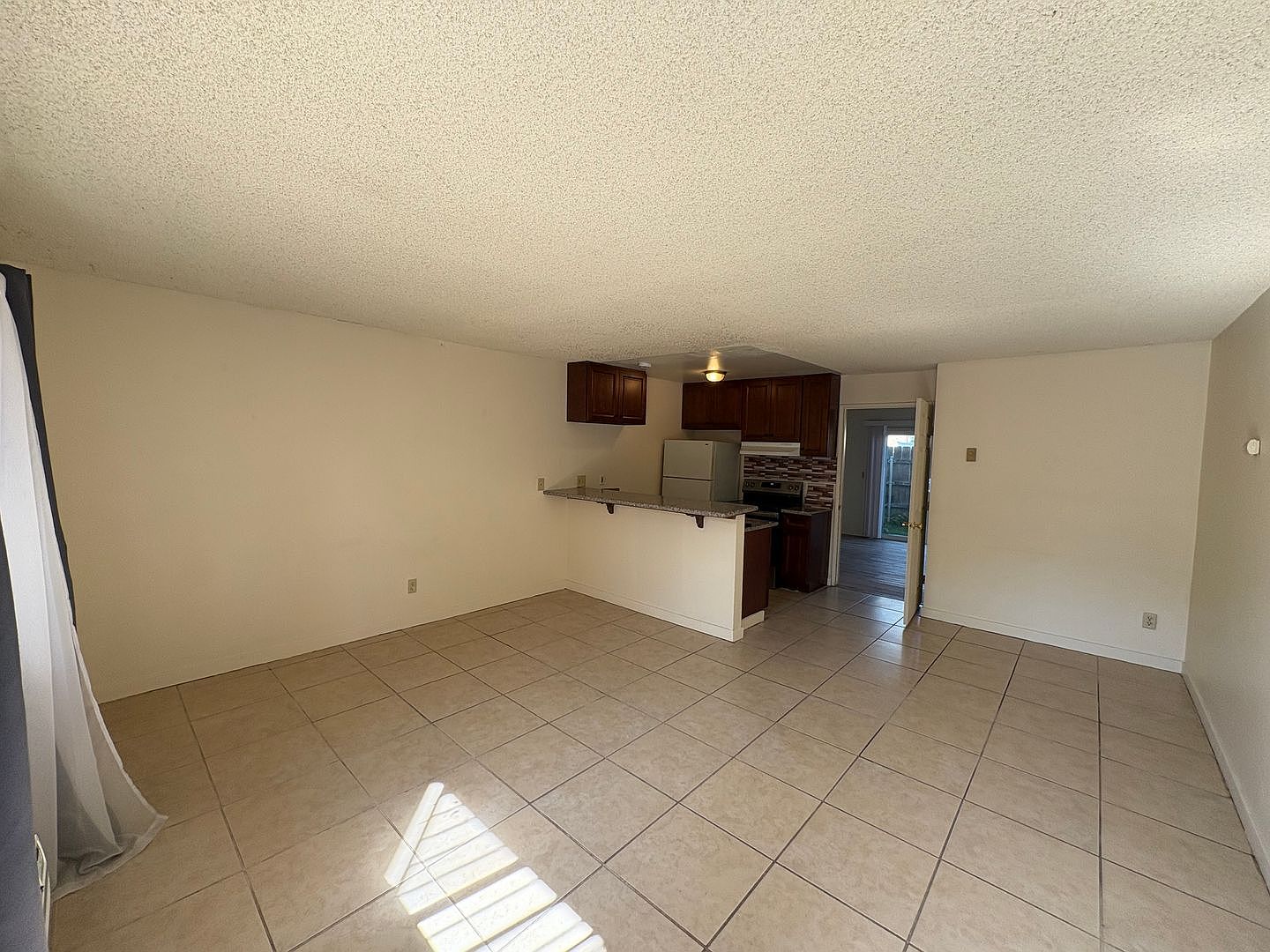 3404 Helix St photo 3