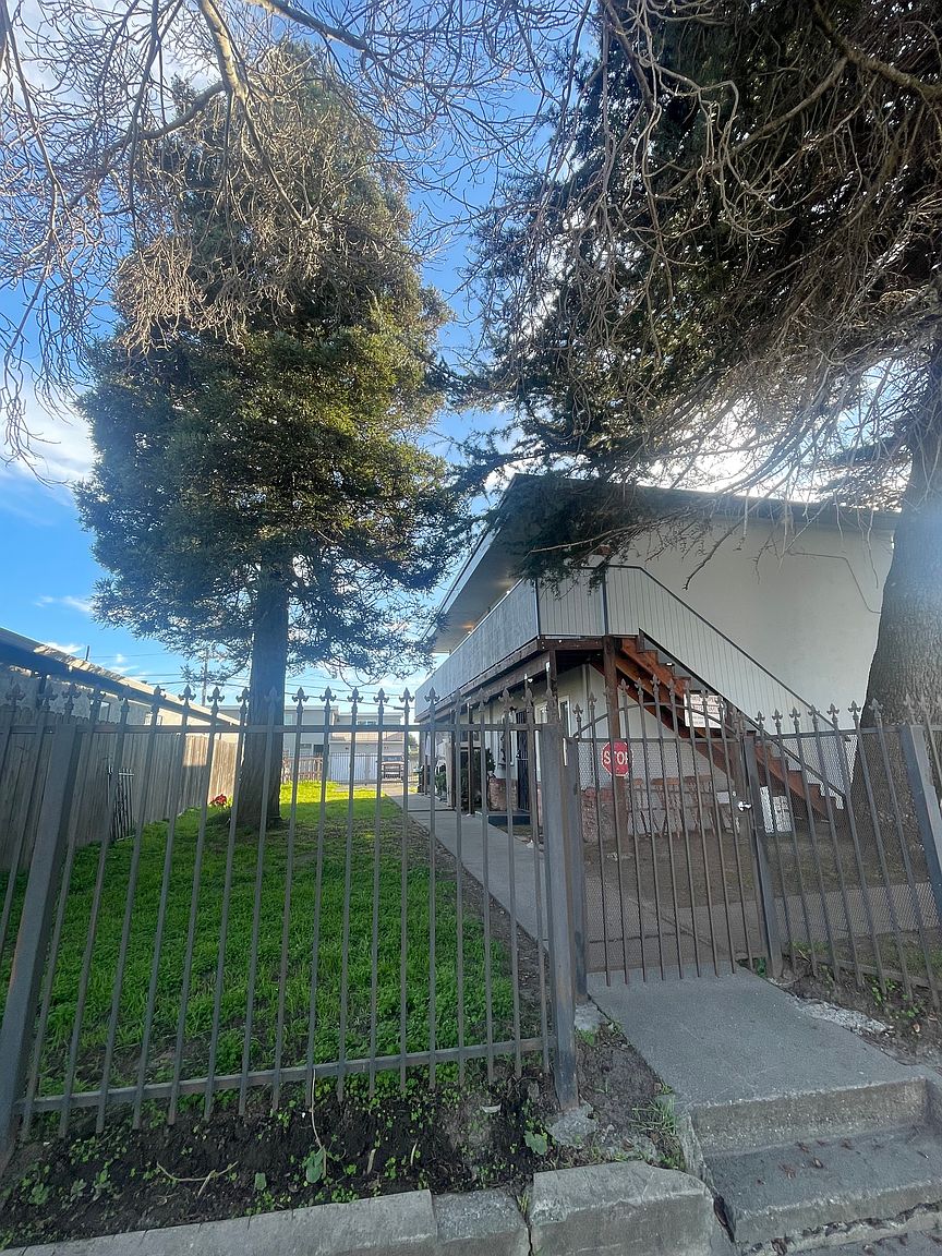 2816 Cutting Blvd photo 5