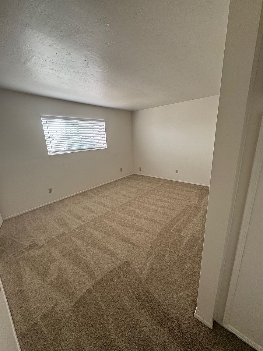 5672 Riley St photo 5