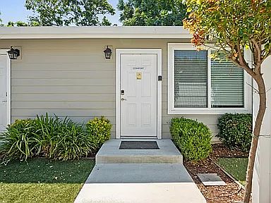 228 E Julian St photo 3